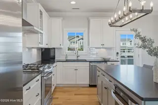 595 Ocean Boulevard W, Holden Beach, NC 28462 – photo 9: 595 Ocean Blvd W