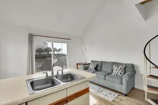 9005 E 9th Street, Surf City, NC 28445 — 4-bedroom home in Old Settlers Beach, Surf City, NC, photo 19 of 30