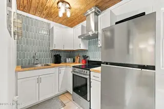 2306 Emerald Drive 1, Emerald Isle, NC 28594 — condo in Emerald Cove Condominiums, Emerald Isle, NC, photo 23 of 51: Kitchen