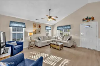 732 Ocracoke Drive, Wilmington, NC 28412 – photo 5: Living Room, view 1