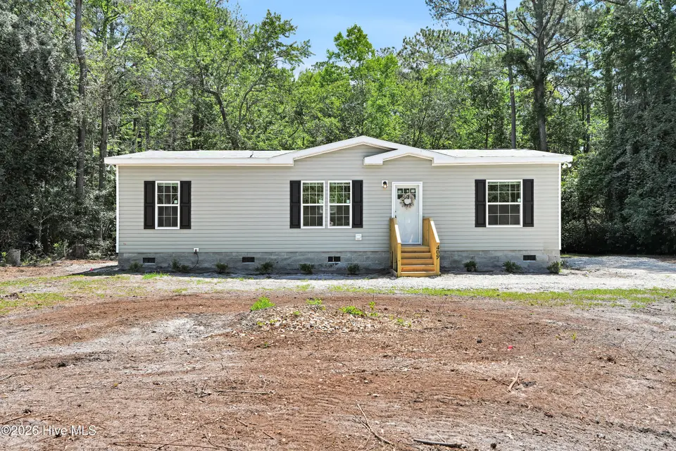 409 Pond View Circle, Hampstead, NC 28443 – photo 1 of 16: 409PondViewLane-1