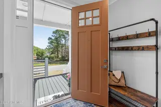 8124 Lakeview Drive, Wilmington, NC 28412 – photo 8: 8124 Lakeview Drive Wilmington
