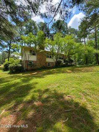 103 Edinburgh Drive, Carthage, NC 28327 — 3-bedroom home in Dundee Estates, Carthage, NC, photo 5 of 36