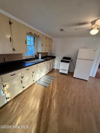436 Edward Street, Belhaven, NC 27810 – photo 13: Kitchen
