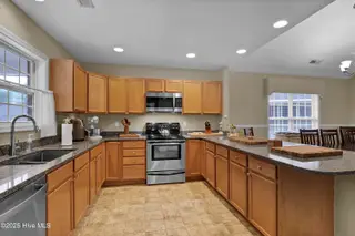 7773 Cypress Island Drive, Wilmington, NC 28412 — 3-bedroom home in Cypress Island, Wilmington, NC, photo 10 of 38