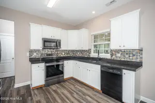 123 Indian Woods Road, Elizabeth City, NC 27909 — 3-bedroom home in Northeast Landing, Elizabeth City, NC, photo 6 of 28: 123 Indian woods-23