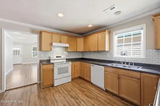 1812 Greensboro Street, New Bern, NC 28560 – photo 13: 19-web-or-mls-0C0A6014