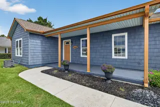 1608 Blue Tick Court, Wilmington, NC 28411 — 4-bedroom home in Quail Woods, Wilmington, NC, photo 2 of 45: 1608BlueTickCourt-5