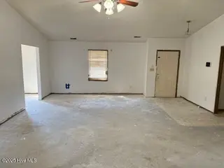 20 Chattawka Drive, Havelock, NC 28532 — 3-bedroom home in Greenfield Heights, Havelock, NC, photo 7 of 20: Living Room View 2