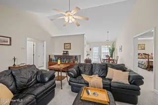 109 Sellhorn Boulevard, New Bern, NC 28562 – photo 21: 21-web-or-mls-DSC_2204