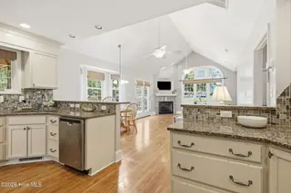 114 Noyes Avenue, Morehead City, NC 28557 – photo 21: Kitchen