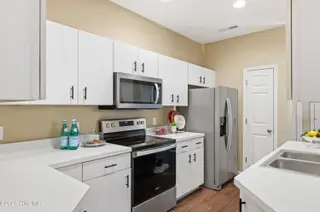 1600 Sturdivant Drive Apt 28, Wilmington, NC 28403 – photo 10: 010_1600_studivant_drive-10_621