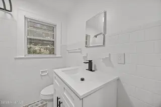 1509 SE Greenville Boulevard, Greenville, NC 27858 – photo 23: Full Bath