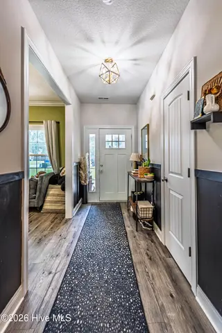 464 Water Wagon Trail, Jacksonville, NC 28546 – photo 4: Entryway