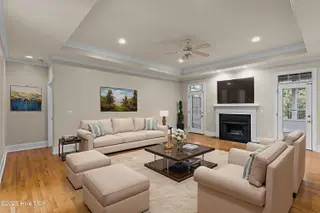 4829 Wedgefield Drive, Wilmington, NC 28409 – photo 9: 18-web-or-mls-BTS03573 - Living Room - S