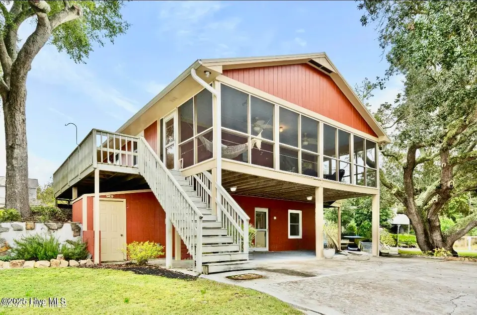 303 Live Oak Street, Emerald Isle, NC 28594 – photo 1 of 75: IMG_6560
