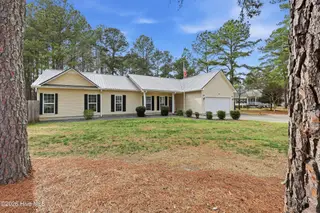 115 Grosbeak Court, Aberdeen, NC 28315 – photo 3: 3_img_7745