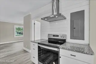 317 Brentwood Avenue, Jacksonville, NC 28540 — 4-bedroom home in Chaney Heights, Jacksonville, NC, photo 10 of 31