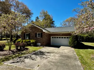 200 Elm Street, Whiteville, NC 28472 — 3-bedroom home, Whiteville, NC, photo 6 of 33: Two car garage