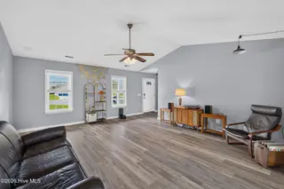 1608 Blue Tick Court, Wilmington, NC 28411 — 4-bedroom home in Quail Woods, Wilmington, NC, photo 4 of 45: 1608BlueTickCourt-21