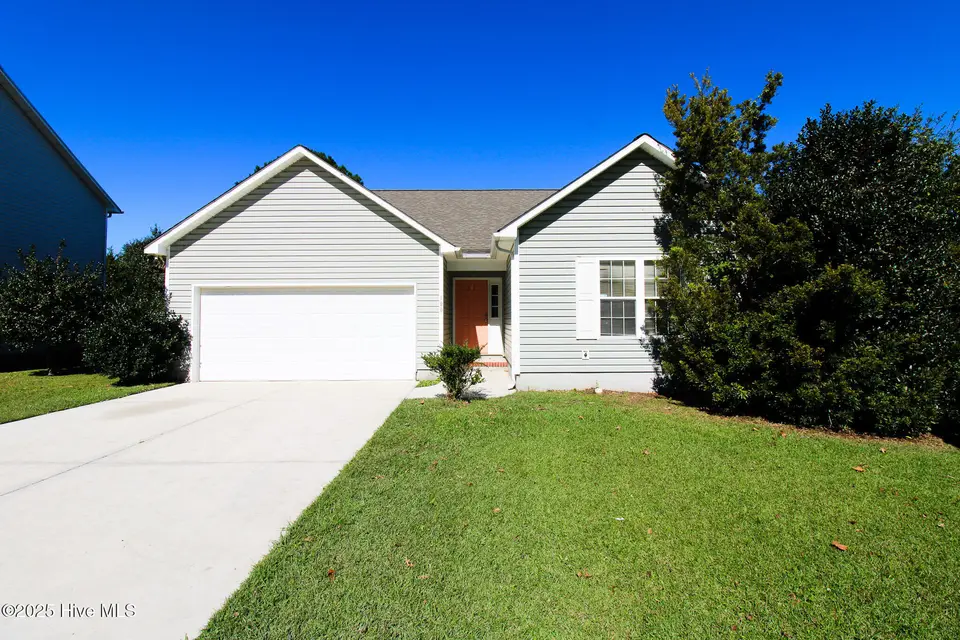 100 Providence Drive, Jacksonville, NC 28546 – photo 1 of 40: front of house