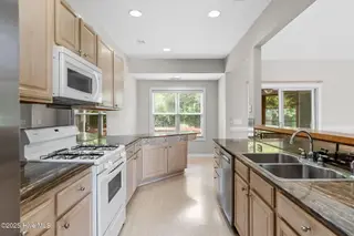 3264 St James Drive SE, Southport, NC 28461 – photo 10: 9-web-or-mls-CAMMediaLLC.com updt-9