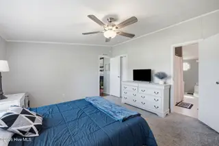 101 S Cherie Court, New Bern, NC 28562 – photo 17: 12-web-or-mls-DSC_3085