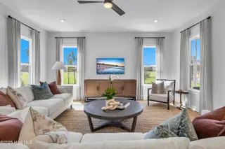 933 Catamaran Court, Ocean Isle Beach, NC 28469 — 3-bedroom home in The Tides at Ocean Isle Beach, Ocean Isle Beach, NC, photo 18 of 61: Family Room