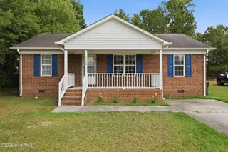 1402 Lockwood Road, Kinston, NC 28501 — 3-bedroom home in Brentwood, Kinston, NC, photo 1 of 37: Front elevation
