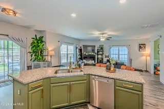 464 Water Wagon Trail, Jacksonville, NC 28546 – photo 22: Kitchen