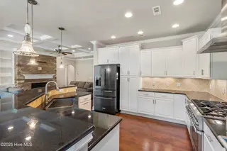 6618 Motts Village Road, Wilmington, NC 28412 – photo 14: 16_kitchen