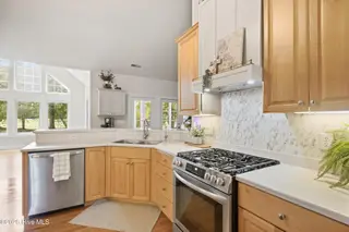 920 Crooked Creek Drive, New Bern, NC 28560 – photo 15: 920 Crooked Creek Drive