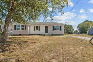 328-330 Starling Street, Jacksonville, NC 28540 — 4-bedroom home, Jacksonville, NC, photo 4 of 56