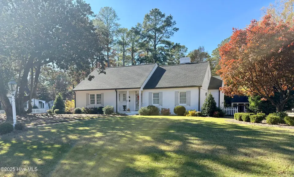 1601 Kenan Street NW, Wilson, NC 27893 — 3-bedroom home in Cavalier Terrace, Wilson, NC, photo 1 of 2: IMG_7986