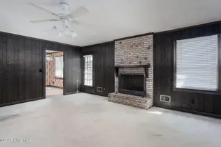 913 Robert E Lee Drive, Wilmington, NC 28412 – photo 14: living-room-01c