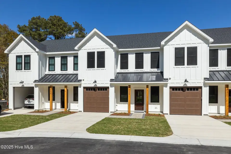103 Star Lake Circle B, Cape Carteret, NC 28584 – photo 1 of 55: 1-web-or-mls-1S3A2481