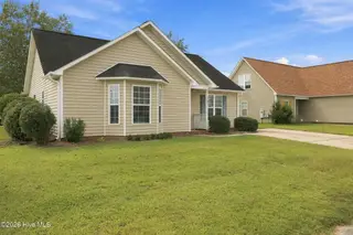 2205 Penncross Drive, Greenville, NC 27834 — 3-bedroom home in Meadow Woods, Greenville, NC, photo 3 of 37: 3-web-or-mls-BLS_0265