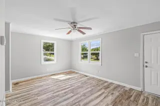 328-330 Starling Street, Jacksonville, NC 28540 — 4-bedroom home, Jacksonville, NC, photo 7 of 56