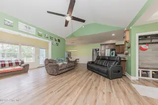 706 Daniel Lindsey Court, Sneads Ferry, NC 28460 — 3-bedroom home in Grantwood, Sneads Ferry, NC, photo 3 of 33: 9LIVING
