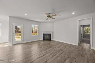 811 Pelican Drive, New Bern, NC 28560 – photo 4: Family Room1