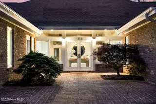 1818 Cross Staff Place, Wilmington, NC 28405 — 3-bedroom home in Landfall, Wilmington, NC, photo 7 of 59: 1818CrossStaffPlaceTwilight-2