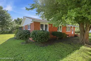 526 N A Street, Bridgeton, NC 28519 – photo 6: 5-web-or-mls-0C0A3513