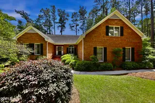 204 Firestone Court, New Bern, NC 28562 – photo 6: 7. 1-web-or-mls-0C0A4603