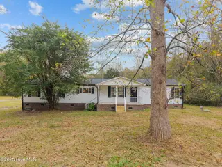 214 Jenkins Road, Jacksonville, NC 28540 — 4-bedroom manufactured home in Heritage Fields, Jacksonville, NC, photo 4 of 44: 30-web-or-mls-214 Jenkins Rd. 79