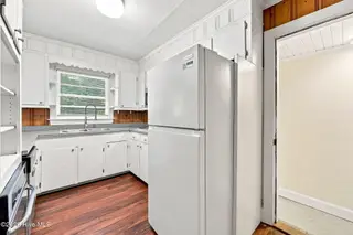 102 N Meade Street, Greenville, NC 27858 – photo 3: 12-web-or-mls-IMG_1140_edit