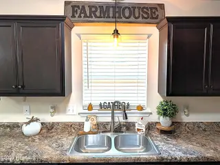 110 Sonia Drive, Hubert, NC 28539 — 3-bedroom home in Eastport, Hubert, NC, photo 9 of 38