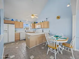 3735 Island Drive, North Topsail Beach, NC 28460 – photo 9: 18-web-or-mls-3735 Island Dr. 42