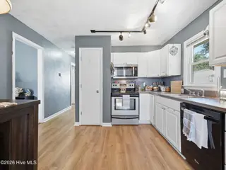 310 White Oak Street, Jacksonville, NC 28540 – photo 9: 8-web-or-mls-310 white oak st. 14