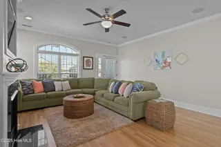 1410 Snapper Lane Unit 2, Carolina Beach, NC 28428 – photo 9: 43-web-or-mls-DSC06074