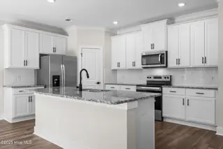 104 S Umbrella Palm Drive, Hampstead, NC 28443 – photo 15: 14-web-or-mls-DSC01645